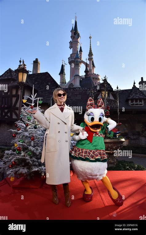 Natalia Vodianova Participe à Lévénement Joyeux Mickey à