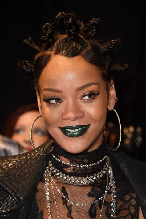 Rihanna Vogue 2may14 Getty 1280×1920 Green
