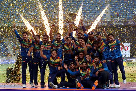 Sri Lankas Victorious Cricket Netball Teams And Commonwealth Medal
