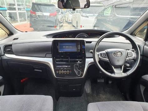 Membandingkan harga kereta baharu dan kereta second hand. Panduan membeli Toyota Estima terpakai, MPV second hand ...