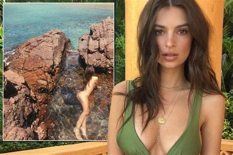 Emily Ratajkowski Goes Completely Naked In Her Sexiest Instagram Snap
