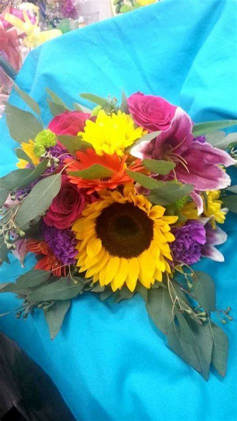 2a, jalan tunku ibrahim, kedah, bandar alor setar, 05000 alor setar, kedah, malaisia. A BEAUTIFUL BRIDAL BOUQUET WITH STAR GAZER LILIES, YELLOW ...