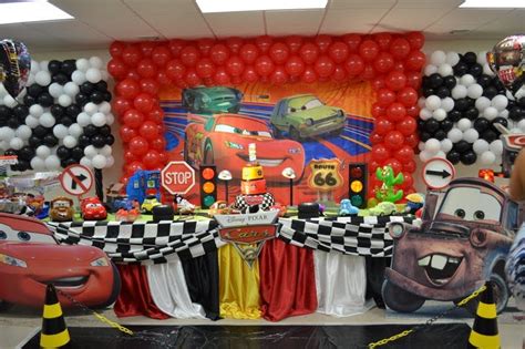 It's off to the races! Cars party decoration | Cars birthday party decorations ...