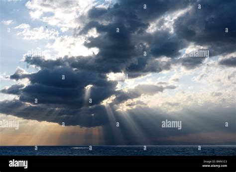 Rays Sun Through Storm Clouds Hi Res Stock Photography And Images Alamy