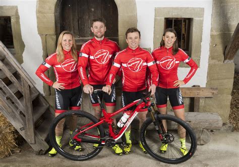 Mathias flückiger bleek maandag de grootste concurrent van tom pidcock te zijn. Schweizer Bike-Hersteller Thömus steigt in Weltcup ein ...