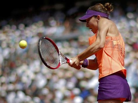 Sharapova Beats Simona Halep In French Open Final
