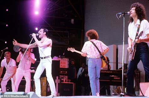 Queens Legendary Live Aid Performance Is Voted The Most Memorable Festival Moment Of All Time