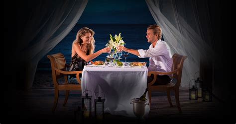 romantic candlelight dinner in the caribbean beaches