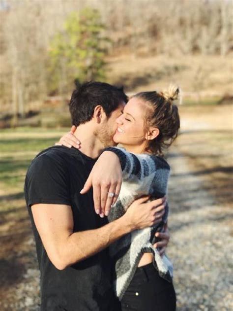 Kelsea Ballerini Is Engaged Read All About Her Romantic Proposal