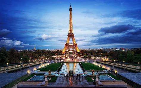 Rusting Eiffel Tower In Need Of Full Repairs Report