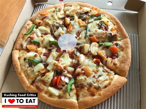 Elige tu pizza entre las irresistibles super suprema, big hut mix, pepperoni lover's o decídete por nuestra mítica meat lover's. Kuching Food Critics: Pizza Hut King Prawn Pizza
