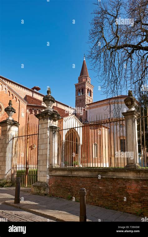 Vicenza Veneto Italia Santa Corona Es De Estilo Gótico La Iglesia