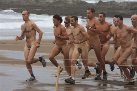 Des Hommes Nus Sport