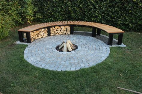 There is just an outdoor fire pit seating and there are seating ideas that are just spectacular. 40 Circular Fire Pit Seating Area Ideas - Round Patio Designs