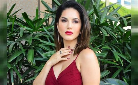 Sunny Leone Gets A Bail In The Cheating Case