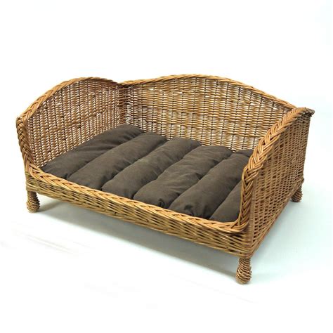 Luxury Medium Size Wicker Dog Bed Basket Settee