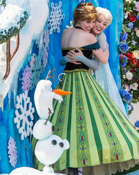 Anna Elsa And Olaf Frozen Photo 36982199 Fanpop