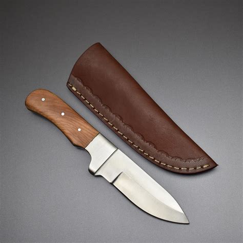 Full Tang Stainless Steel Skinner Knife The Blade Point Touch Of Modern