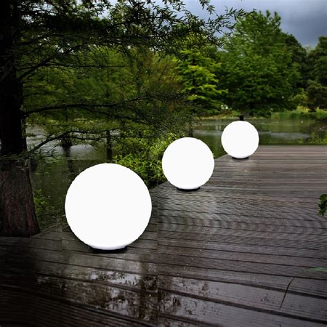 Viele modelle bekommen sie für weniger als 50 euro. LED 3er-Set Kugelleuchten 2x 30 cm und 1x 50 cm Kugel ...