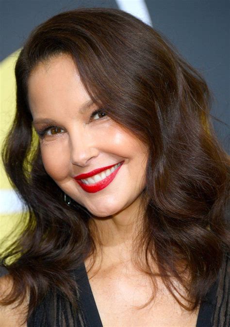 Every Red Power Lip At The 2018 Golden Globe Awards Ashley Judd Beauty Inspiration Ashley