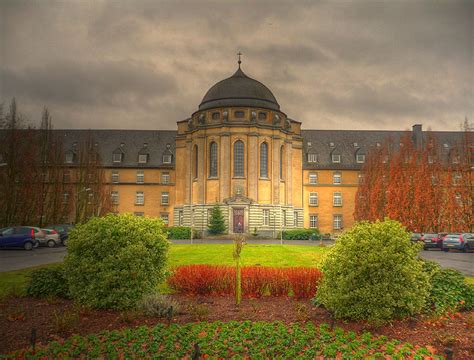 < bitcoin kaufen + die top coins litecoin, ethereum, ripple etc. Steyler Mission in Sankt Augustin in HDR Technik Foto ...
