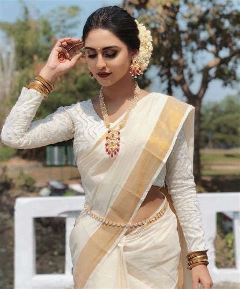 Pin By 💕𝓐𝓵𝓲𝔃𝓮𝓱 𝓴𝓱𝓪𝓷💕 On Krystle Dsouza White Saree White Saree Wedding Indian Saree Blouses