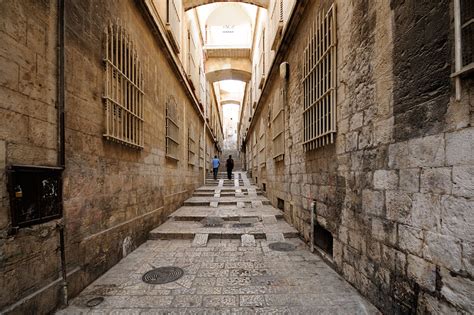 A police statement said the palestinians were detained on charges of throwing. Altstadt Jerusalem