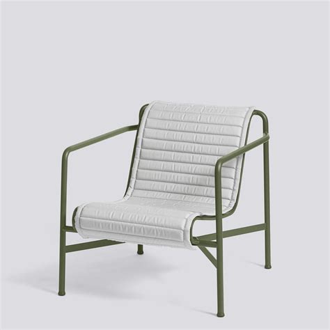 The palissade collection by ronan and erwan bouroullec for hay comprises 13 pieces of outdoor furniture united by a common graphical image. Hay - Palissade quilted cushion for lounge chair low | Connox