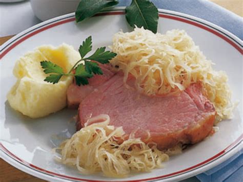 Kasseler mit Sauerkraut und Kartoffelpüree