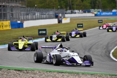August für 2021 bestätigt, wieder mit einem neuen einjahresvertrag. Erstmals Frauen-Rennserie im Formel-1-Rahmenprogramm ...