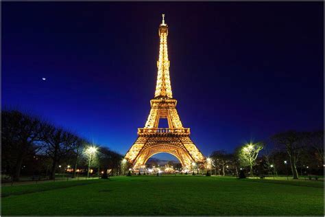 La Tour Eiffel ≡ Voyage Carte Plan