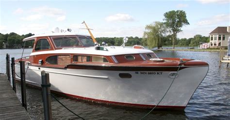 A Labor Of Love On Lake Minnetonka Mahogany Boat Cruiser Boat