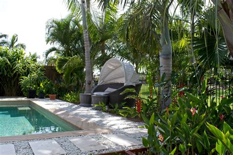 Swimming Pool Landscaping Ideas For Your Backyard