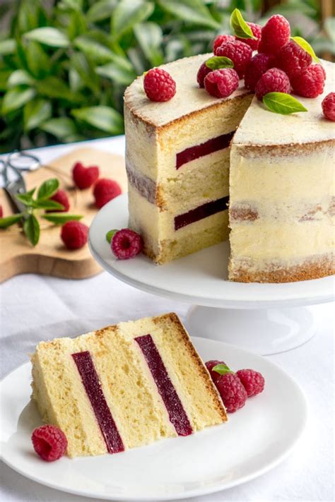 Layer cake aux framboises Empreinte Sucrée Recette cake design