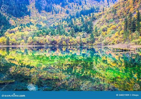 Colorful Lakes In Jiuzhaigou Valley Stock Image Image Of Jiuzhaigou