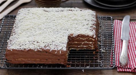 So today is my 4 year blogiversary. Traditional Chocolate Matzo Cake | Lil' Cookie
