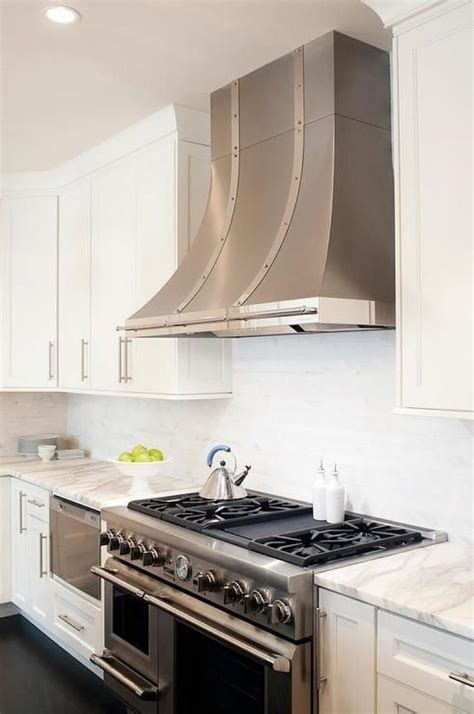 I f you like to cook, have a gas range or just don't like to smell food cooking all through the house when we bought this house i immediately started gathering and pinning ideas for my kitchen remodel. 20+ Marvelous Kitchen Vent Hood Ideas