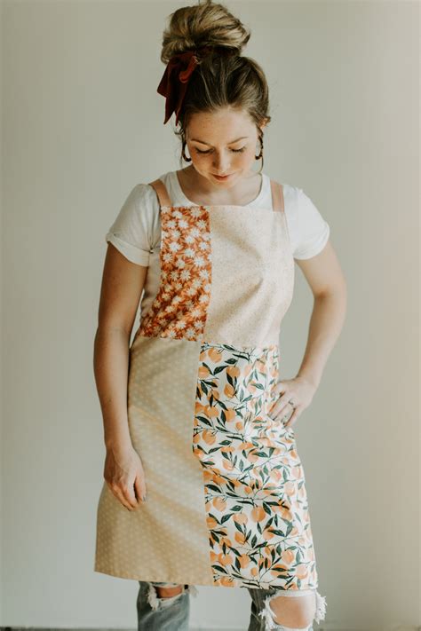 free modern patchwork apron tutorial suzy quilts modern aprons apron sewing pattern apron