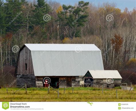 New Metal Roof On An Old Barn Stock Photo Image Of Birch Board 91067676