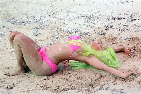 Nicki Minaj In Bikini On Set Of Music Video In Hawaii Hawtcelebs