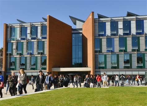 Sussex climbs into the top 20 UK unis in latest rankings