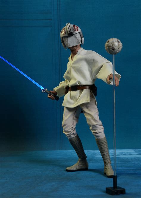 Review And Photos Of Hot Toys Star Wars New Hope Luke Skywalker Sixth