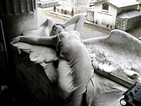 Achingly Beautiful Cemetery Sculptures 20 Photos Angel Sculpture