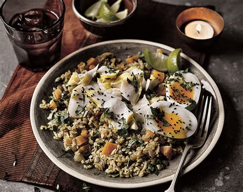 In the large baking dish mix cauliflower, haddock and sauce together. SW recipe: Smoked haddock kedgeree