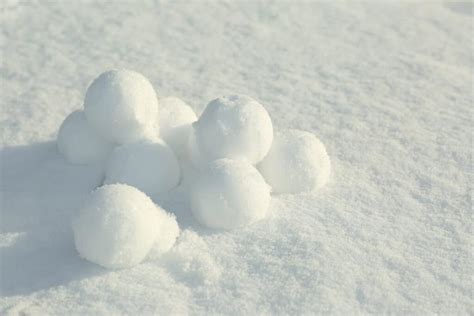 How To Keep A Snowball From Melting Outdoor Troop