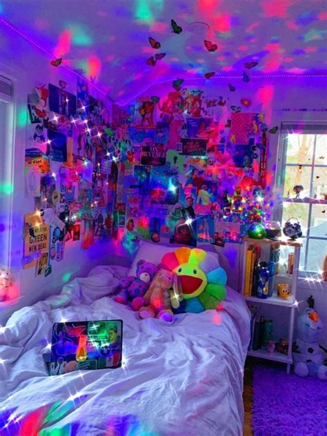 Pin By Makenzie Courson On Trippy Aesthetic Room In 2020 Neon Room