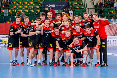 Dänemark gewinnt thriller gegen schweden. » Deutsche U21-Handball-Nationalmannschaft im E-Zubis-Trikot während der WM live im TV