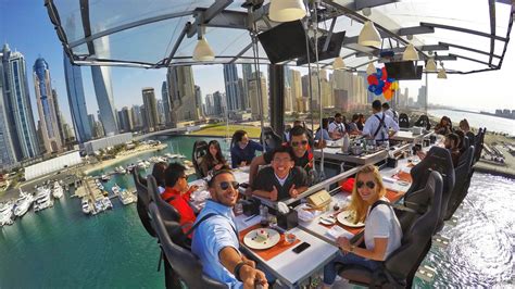 Dinner In The Sky In Dubai Das Restaurant Erlebnis In Der Dubai Marina