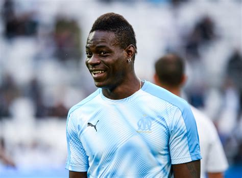 The integrality of the stats of the competition. Mario Balotelli scores for Brescia, but Napoli win 2-1 ...