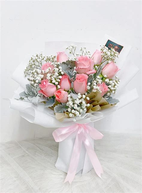 Browse through rooms of decorations and accessories to find that. L65 Rose Hand Bouquet | Same day flower delivery to ...
